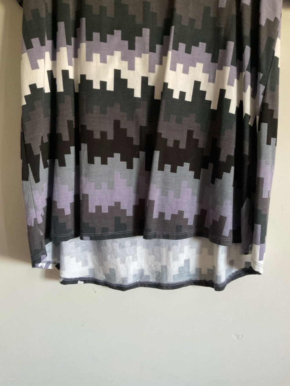 LuLaRoe Classic Shirt Tee in Black, Gray & Lavender XL - Picture 7 of 12